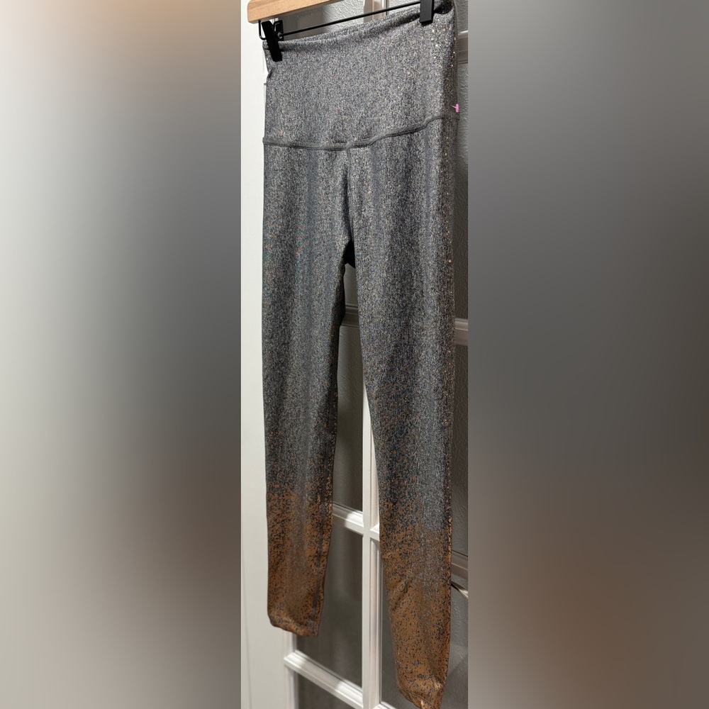 Beyond Yoga Alloy Ombre Sparkle High Waisted Midi Legging - Picture 7 of 14